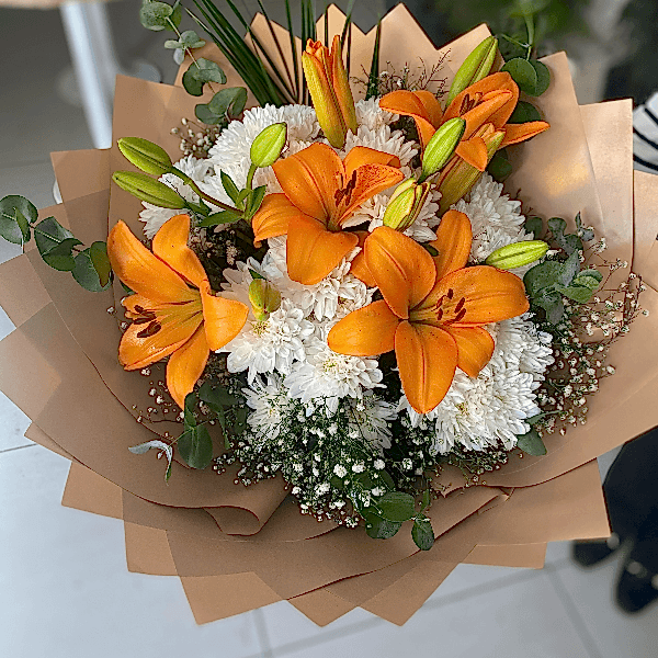  Burdur Çiçekçiler - BEYAZ İTHAL PAPATYA & LİLYUM  BUKETİ