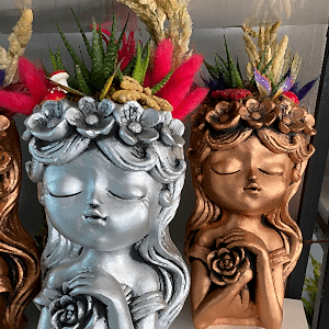  Burdur Çiçekçiler - RENKLİ KIZ VAZOLAR