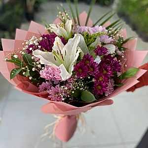  Burdur Çiçek Gönder - BEYAZ RENK KAZABILANKA ( lilyum ) ÇİÇEĞİ ve KARIŞIK RENK PAPATYA BUKETİ